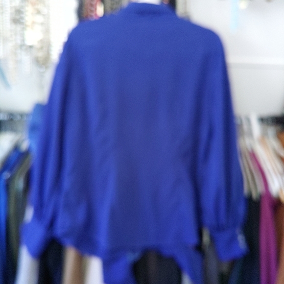 Blue neck tie button down blouse with balloon lantern sleeves - Picture 5 of 10